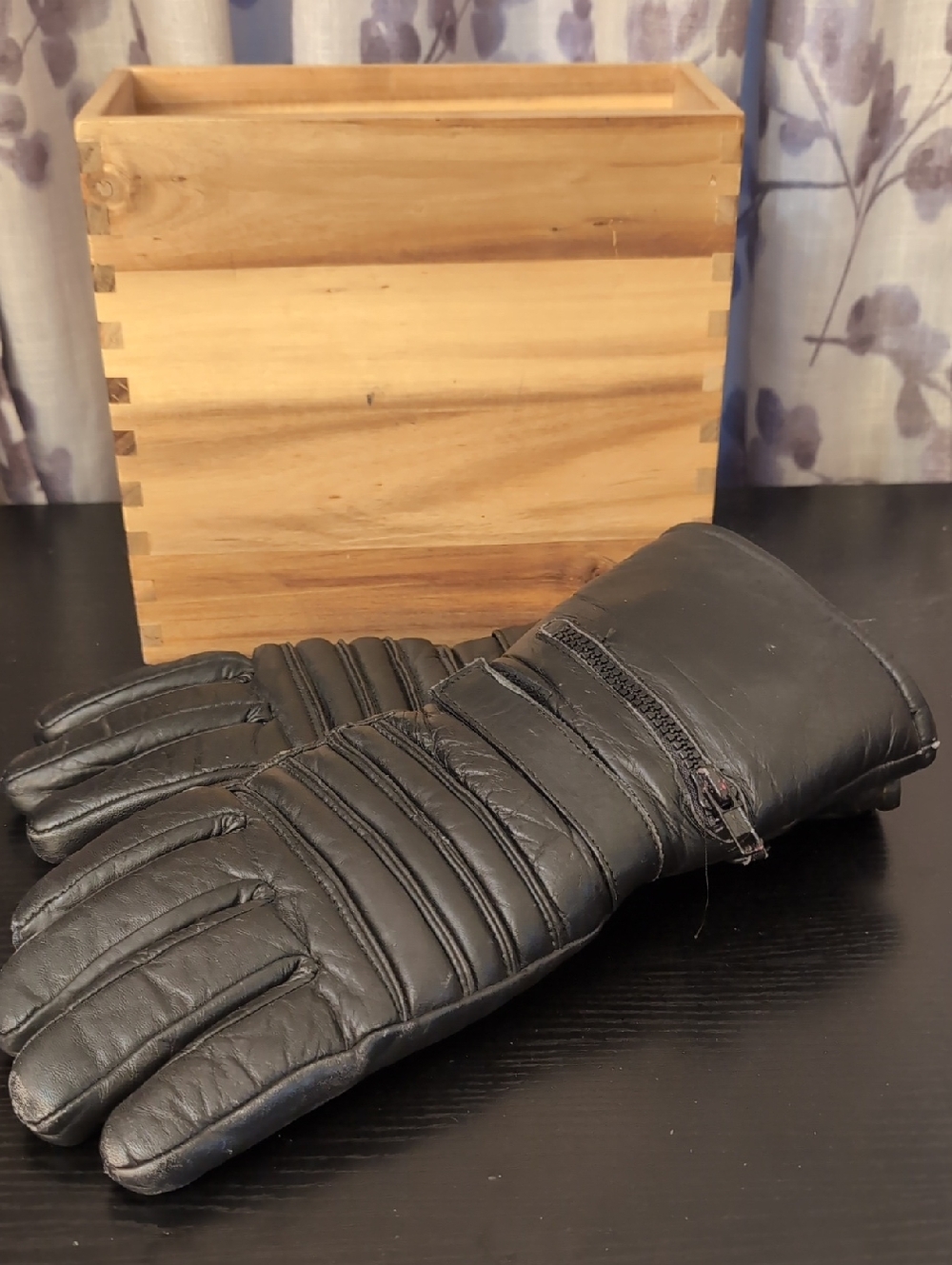 3M Thinsulate Black Quilted Leather Men’s Winter Gloves